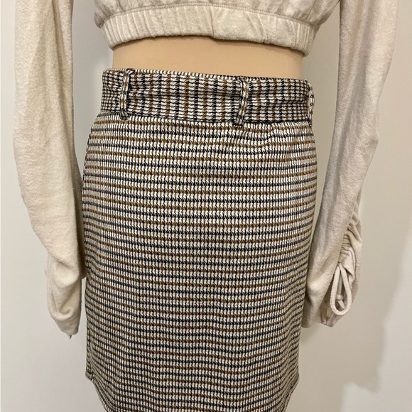 Altar’d State Houndstooth Mini Skirt - Picture 5 of 9
